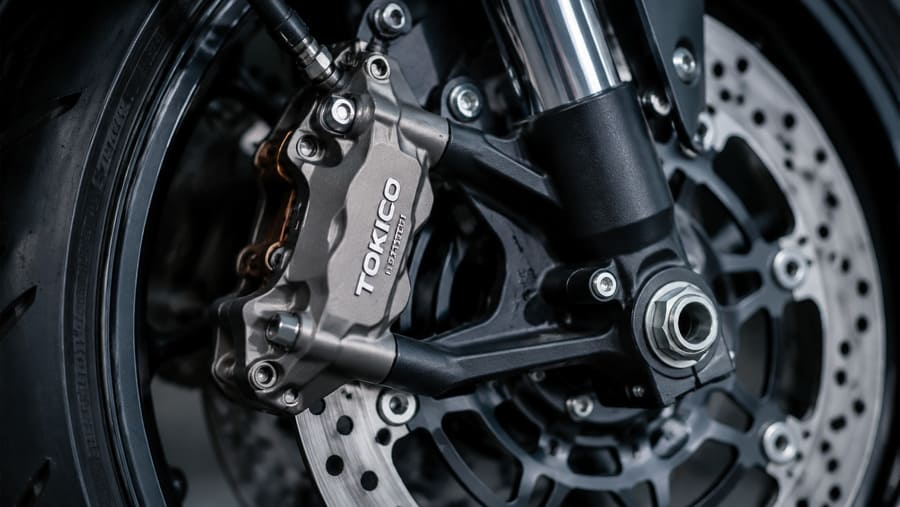 Low-viscosity brake fluid for electric vehicles and hybrids