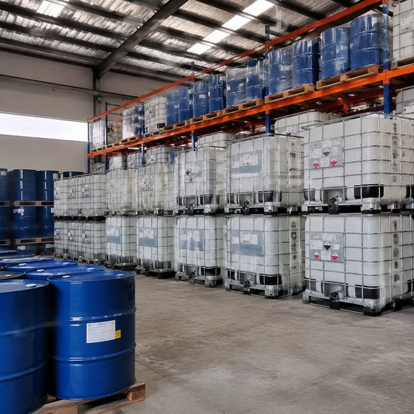 Sinolook petrochemical warehouse with drums and IBC totes